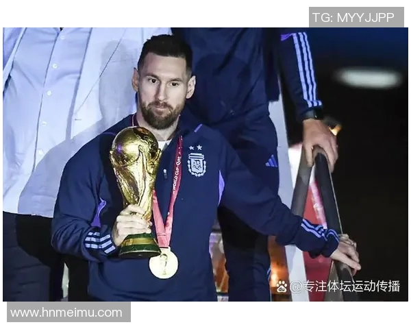 梅西带领阿根廷国家队重塑辉煌 荣膺世界杯冠军再创历史新篇章